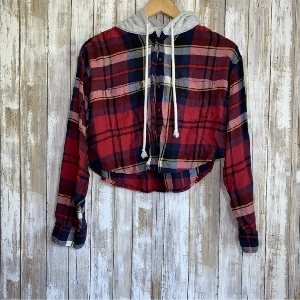 American Eagle Cozy Cabin Cropped Hoodie Flannel - Picture 3 of 8